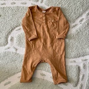 H&M Baby Exclusive Henley Pocket Jumpsuit in Golden Brown - 2-4 Months